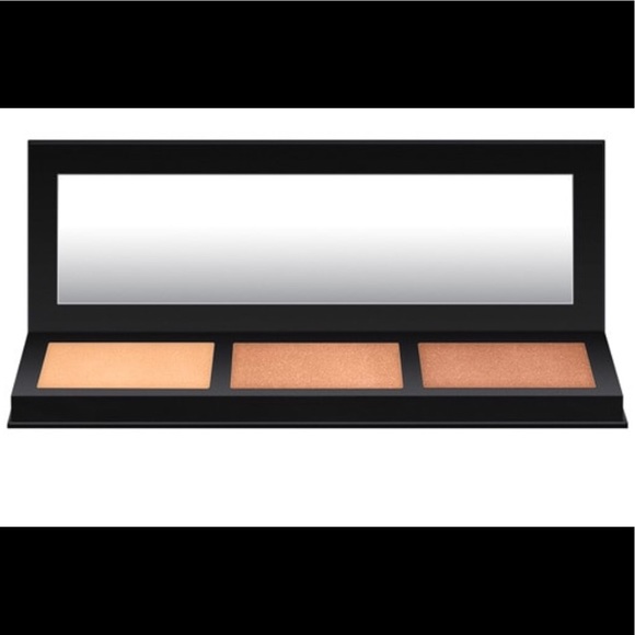 M•A•C Cosmetics - Picture 3 of 7